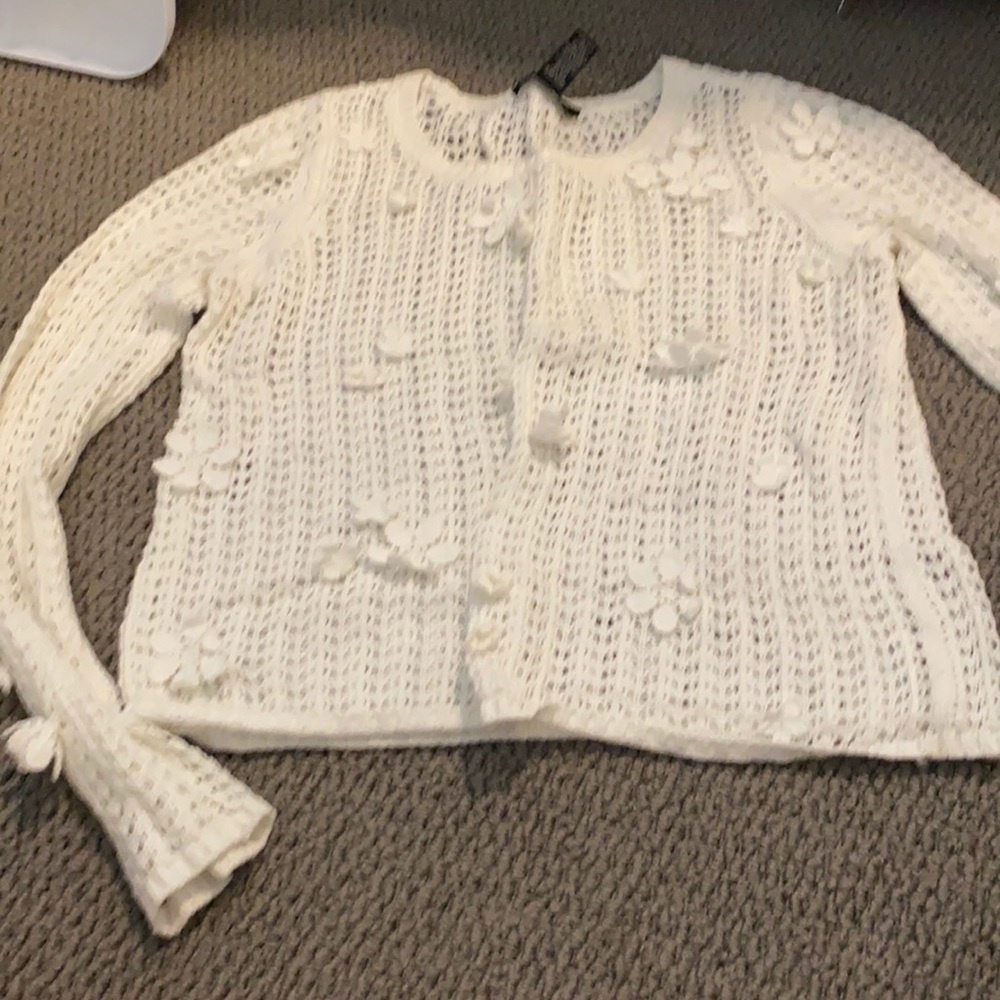 INC cream cropped sweater w/ flowers